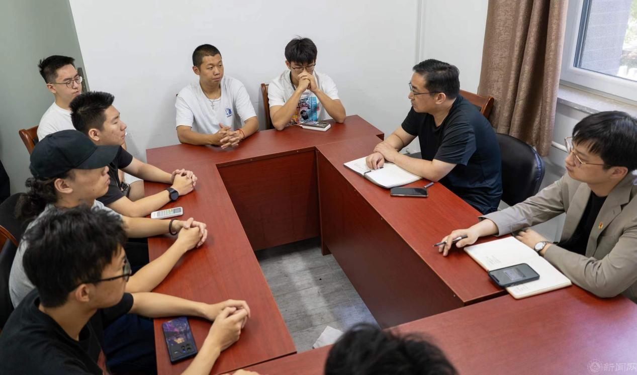 新闻图2.jpg 新闻图2.jpg